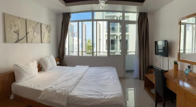 Двухместный номер Deluxe с балконом PINE LODGE MALDIVES