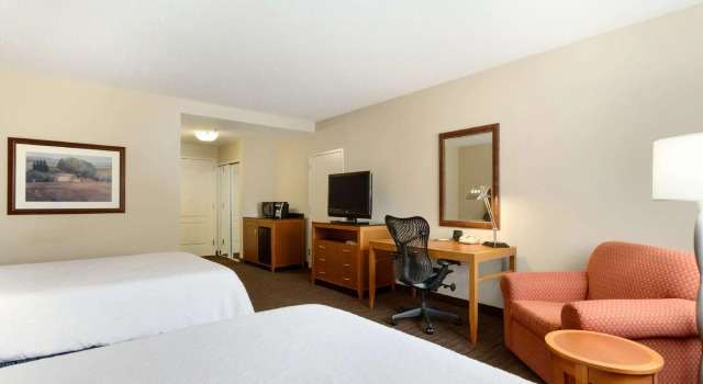 Четырёхместный номер Standard Hilton Garden Inn Atlanta East/Stonecrest
