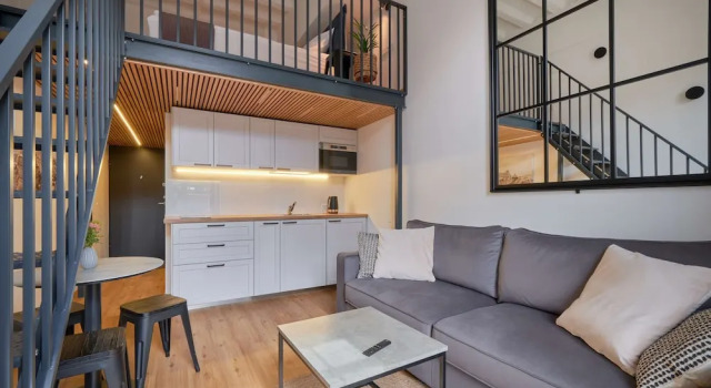 Queen Barbora Central Lofts, Забронировать Апартаменты/квартира Отели Каунаса с парковкой, рядом с Церковь Святого Креста ордена Кармелитов, Парковка