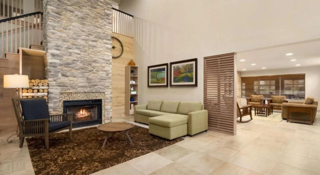 Country Inn & Suites Williamsburg, Book Hotel Williamsburg Virginia, nær Kaplan Arena