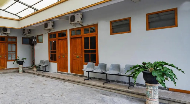 OYO 2737 D'KostNearKraton mangkunegaran, Boek Hotel Solo. Central Java