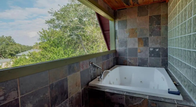 512 E Cooper-Surf Chalet