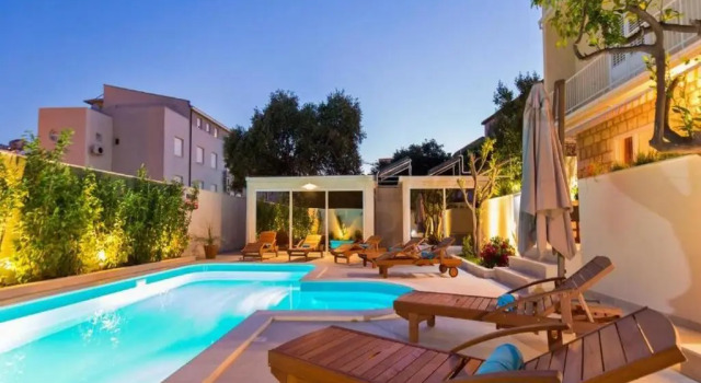 Апартаменты Superior Apartments St Thomas