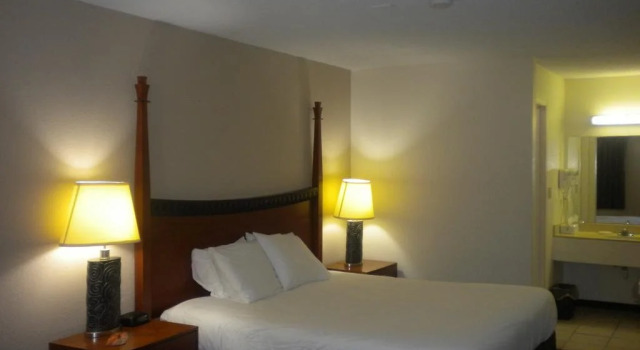Dunes Inn Michigan City Hotel, Забронировать Отель Мичиган-Сити Indiana Dunes National Lakeshore