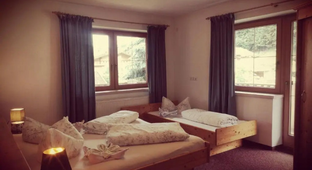 Landhaus Chalet Rosenrot, Забронировать Шале Отели Тироля с бассейном, Бассейн