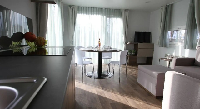Comfortable air-conditioned chalet in a holiday park on the Gulperberg