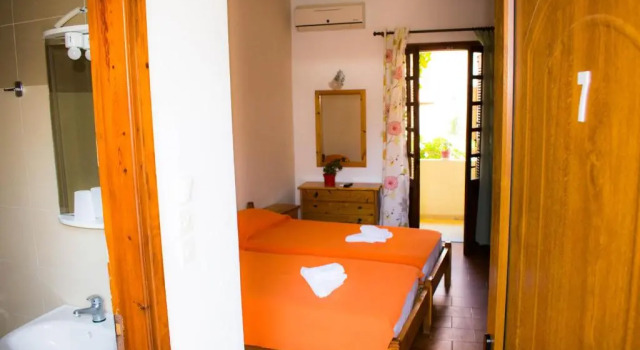Elenis House Skiathos, Забронировать Отель Скиатос остров Скиатос, рядом с Пляж Мегали Аммос