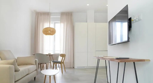 Полулюкс с балконом CASA DE LA VEGA SUITES