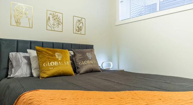 Апартаменты Premier New Apartments in Cranston by GLOBALSTAY