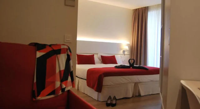 Hotel Pompaelo Plaza del Ayuntamiento & Spa, Reservar Resort Hotéis SPA em Pamplona, perto de Navarra Museum, SPA