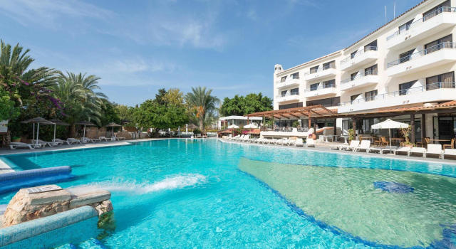 Paphos Gardens Holiday Resort, Rezerwuj Ośrodek wypoczynkowy Hotele w Pafos ze śniadaniem, w pobliżu Alykes Beach, Śniadanie
