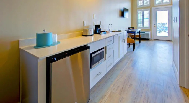 Люкс Commander Hotel & Suites