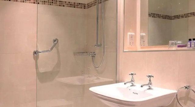 Двухместный номер Deluxe с балконом Macdonald Kilhey Court Hotel