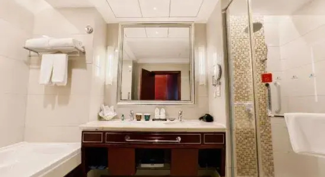 Люкс Deluxe с видом на море West Gulf Holiday Hotel