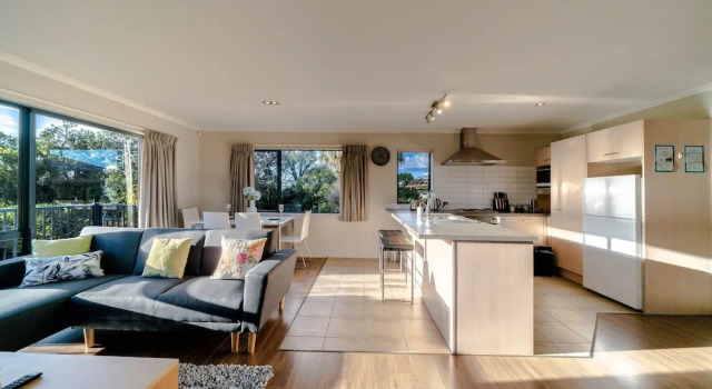 Glenfield Central Modern 1 Bdr Unit