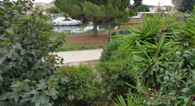 Трёхместный номер Superior Hôtel les jardins du canal - piscine chauffée - solaire eco responsable - parking - garage - bornes électriques - accueil vélos - kids friendly
