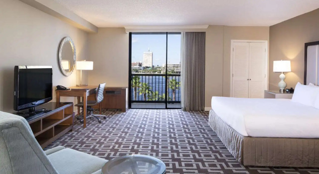 Номер DoubleTree by Hilton Hotel Jacksonville Riverfront