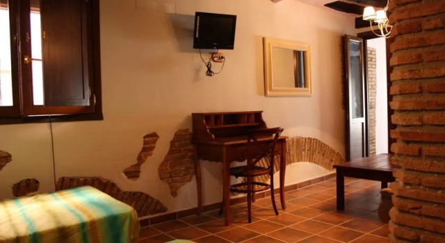 Casa El Chandre, Book Hotel Hotels in Aragon with Parking, Parking