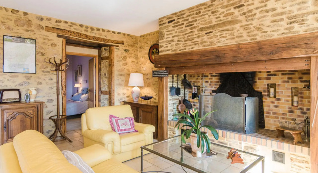 A Comfortable way to go Back in Time to Find Space, Tranquillity and Nature, Prenota Hotel Ségur-le-Château 