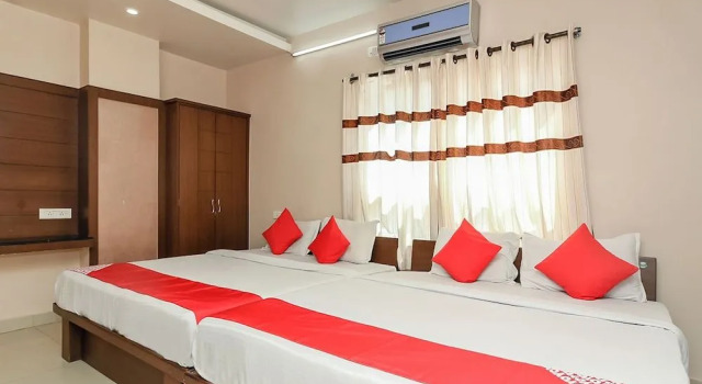 OYO 740 Hotel Suravi