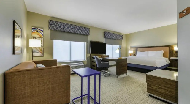 Doppel Studio Hampton Inn & Suites By Hilton Decatur