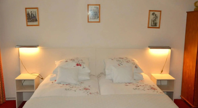 Hotel Keizershof, Забронировать Отель Отели Амстердама с завтраком, рядом с Театр де Кляйн Комеди, Завтраки