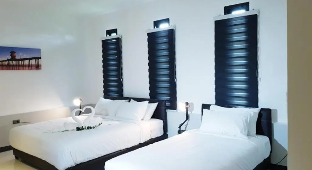 Семейный номер Standard с балконом Azz Hotel