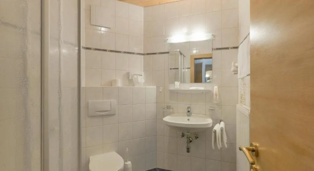 Двухместный номер Standard Quality Hosts Arlberg - Hotel Goldenes Kreuz B&B - Sommerkarte Premium inklusive