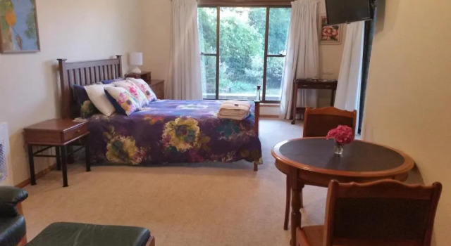 Beezneez B&B, Rezervați Bed and Breakfast Orford Tasmania