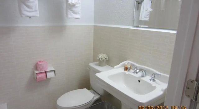 Четырёхместный номер Standard Shalimar Motel