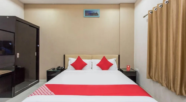 OYO 22319 Hotel Prem Bandhan, Забронировать Отель Отели штата Мадхья-Прадеш с парковкой, Парковка