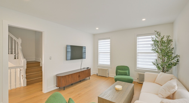 Апартаменты Easy NYC Access! Yonkers Apt 1/2 Mi to Metro-north