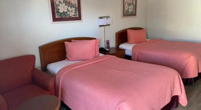 Двухместный номер Standard Colonial Inn