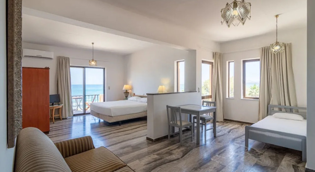 Семейный номер Standard с балконом Minerva Beach