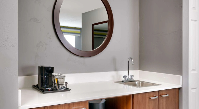 Одноместный люкс Hampton Inn & Suites Salt Lake City Airport