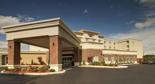 Comfort Inn Pawtucket, Rezerwuj Hotel Hotele w New England z basenem, Basen