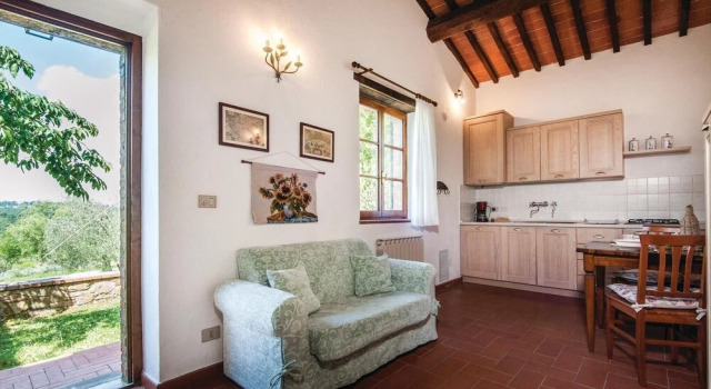 2 Bedroom Lovely Home In Trequanda Si, Book Hotel Trequanda Crete Senesi