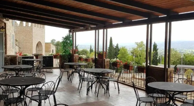 Hotel Il Castello, Varaa Hotelli Assisi Umbria