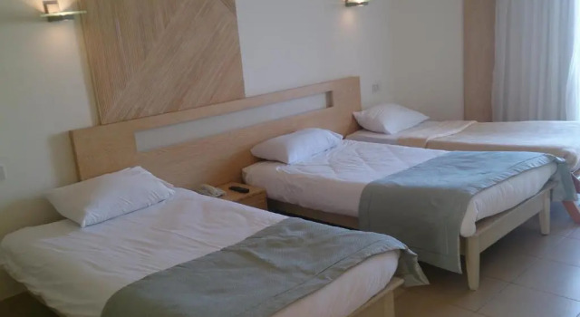 Трёхместный номер Standard с видом на бассейн Eden Rock Hotel Namaa Bay