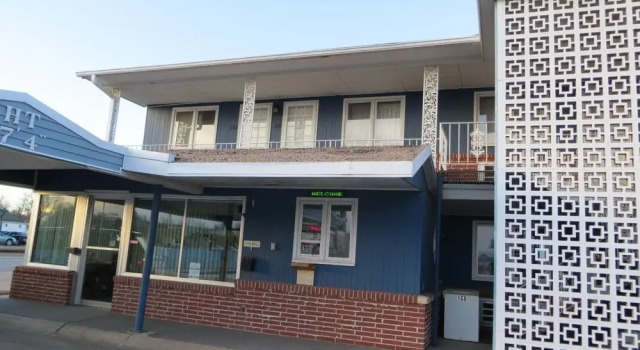 Mid Town Western Inn, Book Hotel Hoteller i Kearney med pool, Swimmingpool