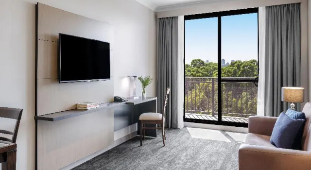 Апартаменты Deluxe Oaks Sydney North Ryde Suites