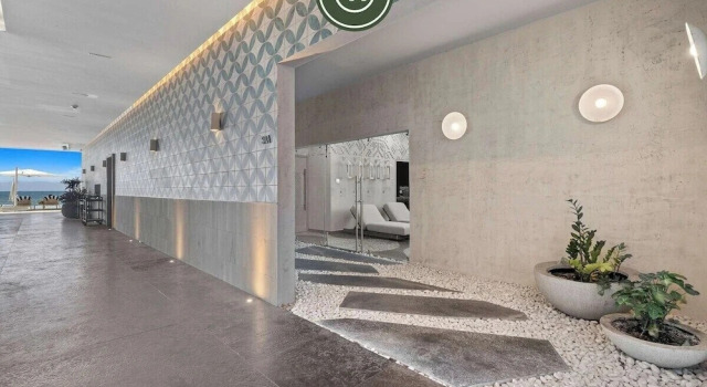 Luxury 2 BR Condo With Dream Pools - Beach - Art