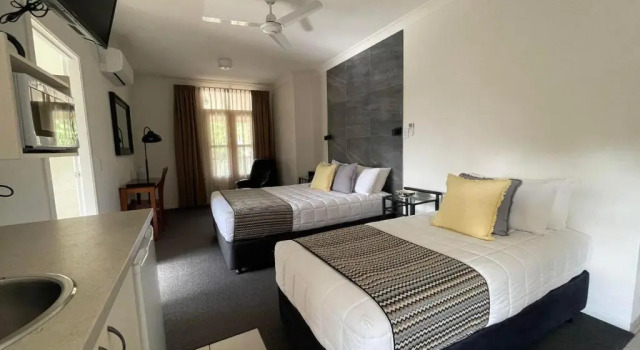 Двухместный номер Deluxe с балконом Heritage River Motor Inn