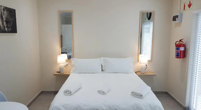 Двухместный номер Standard с видом на сад Sharons House: Modern Self-Catering rooms