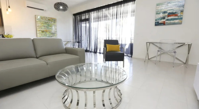 Апартаменты Premium с 2 комнатами с балконом Indulge Apartments - CBD
