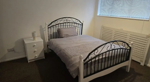 Коттедж с балконом Chathamhouse/sleeps7/tv/wifi/freep