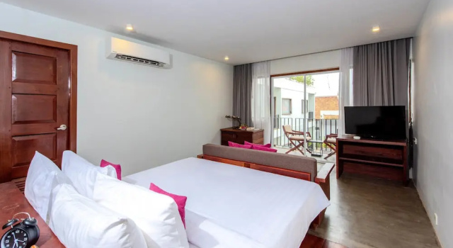 Полулюкс с балконом Popular Residence Hotel