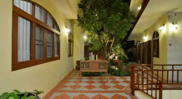 The Golden Wells Residence, Забронировать Отель Отели Чиангмай 3 звезды, рядом с Офис компании Elephant Care &amp; Grand Canyon Jumping, 3*