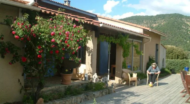 Les Quatre Chemins, Varaa Mini-hotelli Mirabeau Cadarache