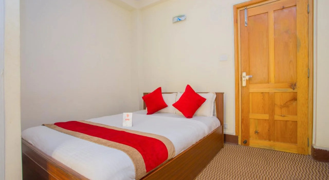 OYO 255 White Zambala Hotel